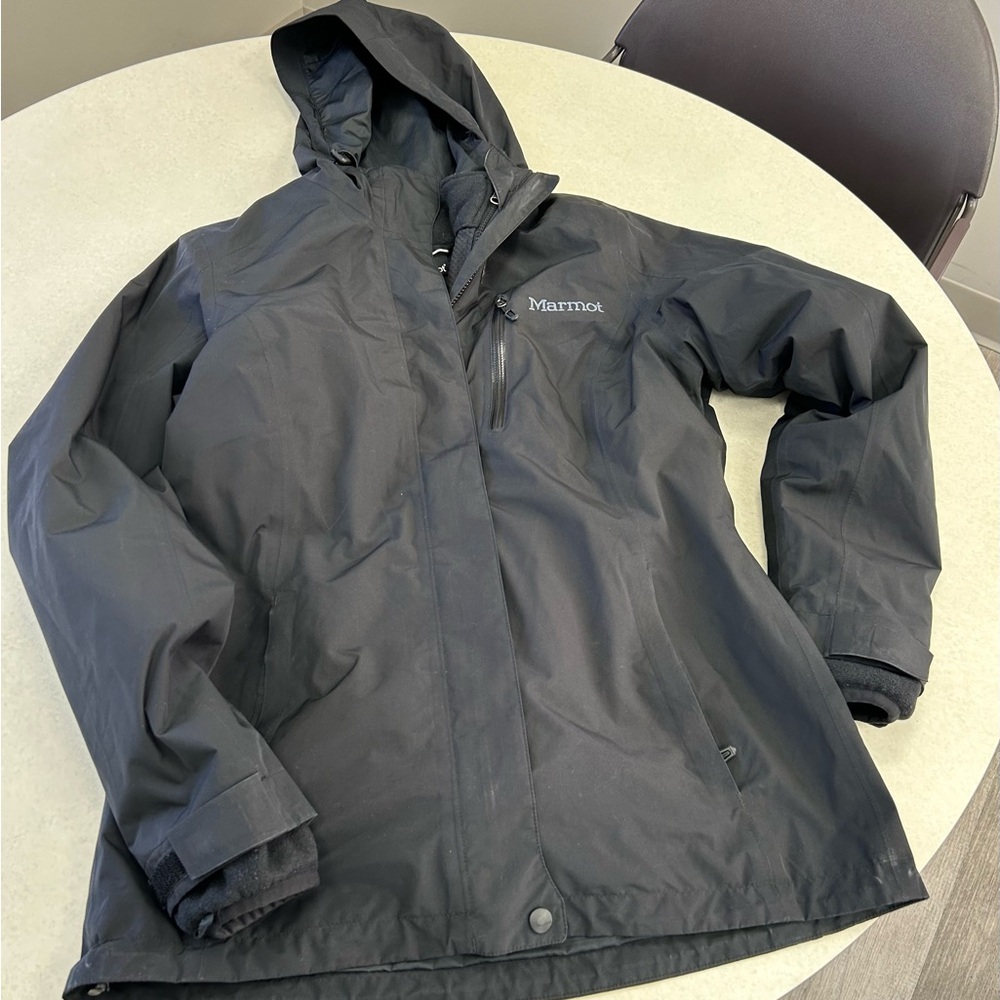 Marmot Women’s Rable 3-1 component jacket in black. Size Medium